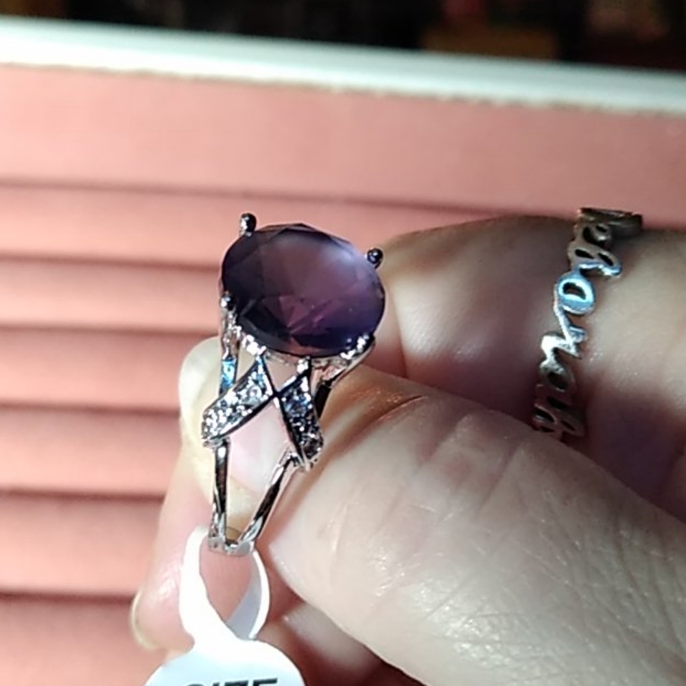 Ring - Picture 2 of 4